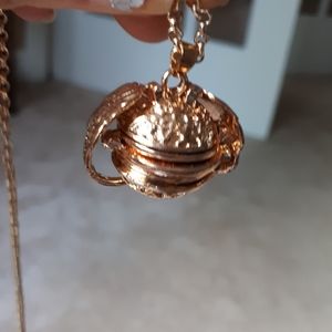 4 Picture Locket